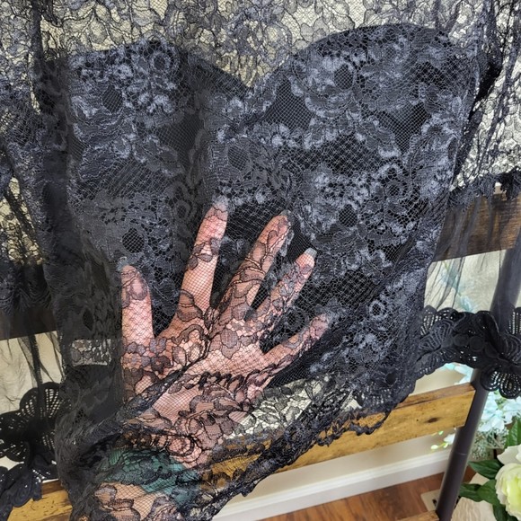 Little Mistress London Carnation black lace flute bell sleeve top size 2 - Picture 7 of 10